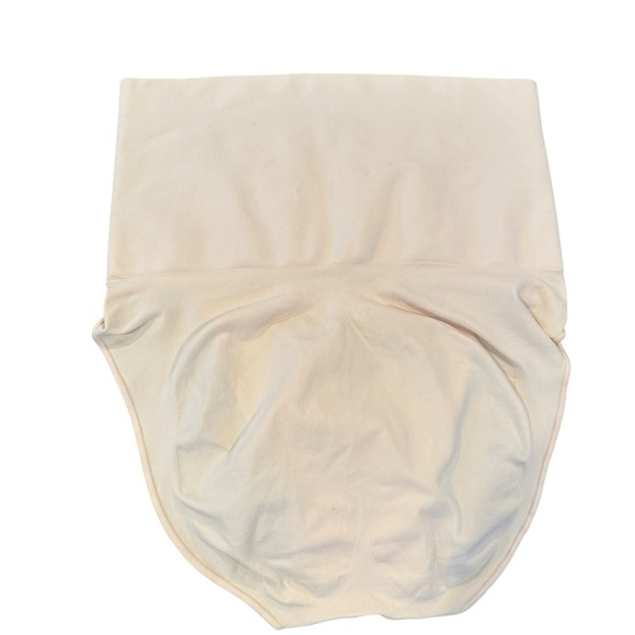SKIMS Core Control High-Rise Shapewear color: sand - Picture 6 of 7